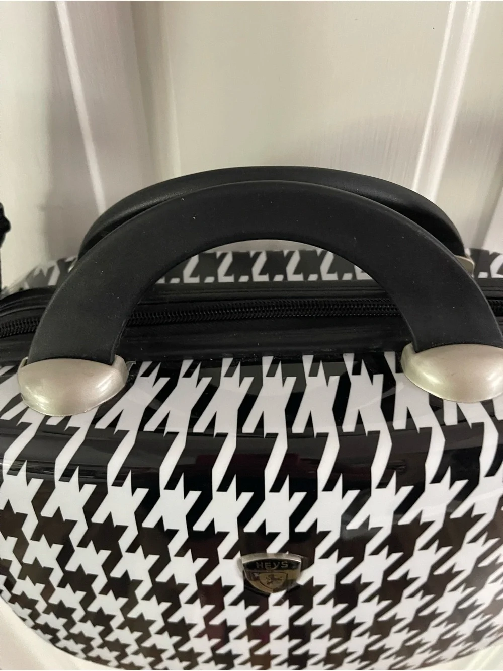 Heys Black & White Houndstooth Crossbody Vanity Bag New